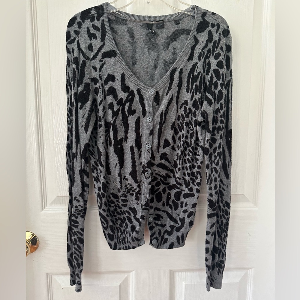 Women’s H&M Gray and Black Animal Print Cardigan
